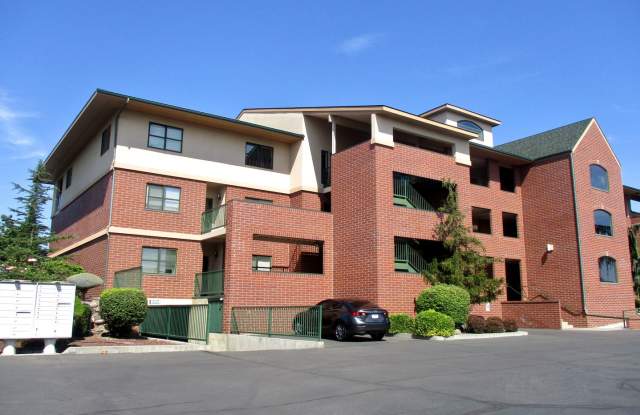 300 Columbia Pt Dr #D201 - 300 Columbia Point Drive, Richland, WA 99352