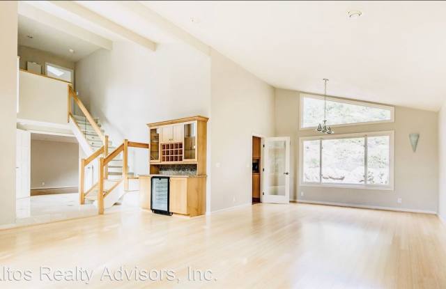 17283 Eaton Lane Gallery 4