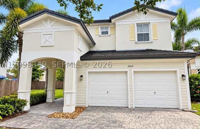3663 NE 2nd Ct Gallery 1