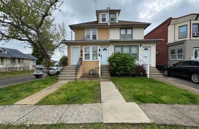 Charming 2-Bedroom Apartment in Lansdowne! Available NOW! Gallery 3