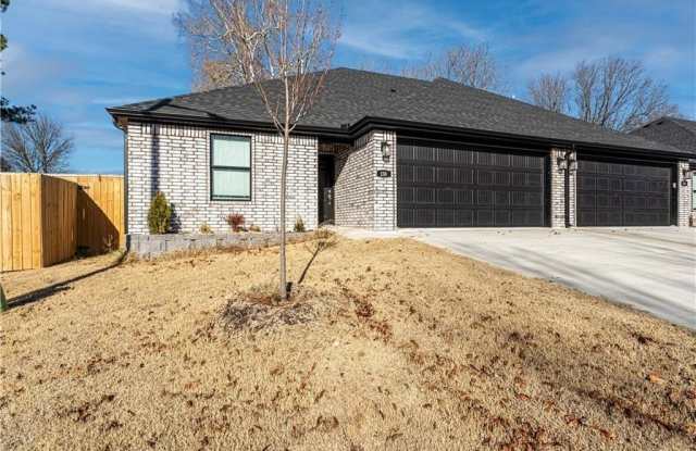 124 Ryder  ST photos photos
