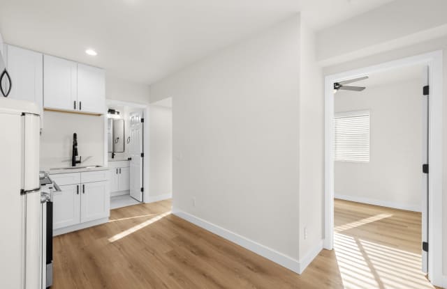 5329 Saxon Street Gallery 1
