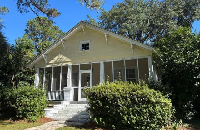 801 W Richardson Ave - 801 West Richardson Avenue, Summerville, SC 29483 801 W Richardson Ave - 801 West Richardson Avenue, Summerville, SC 29483