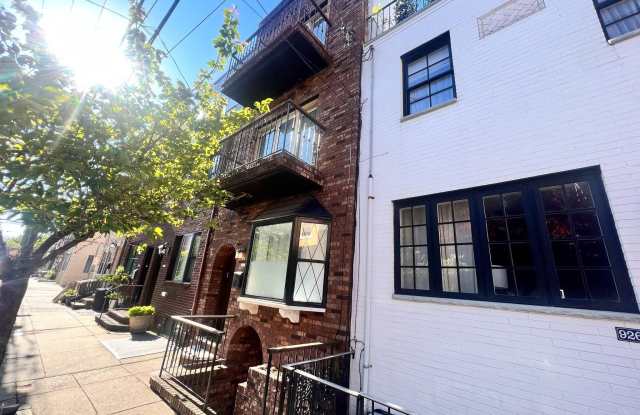 924 CATHARINE Street Gallery 1