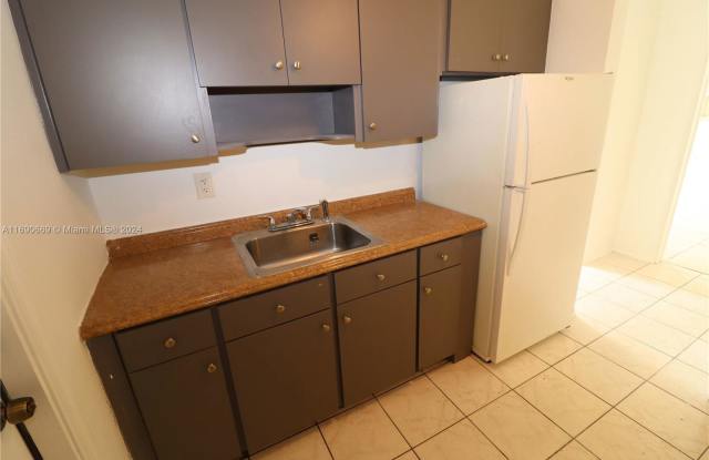 270 Northwest 41st Street - 270 Northwest 41st Street, Oakland Park, FL 33309 270 Northwest 41st Street - 270 Northwest 41st Street, Oakland Park, FL 33309