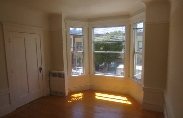 1067 Valencia Street photos photos