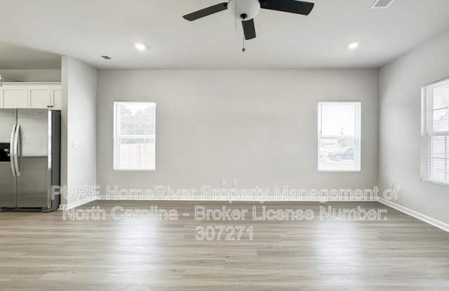 405 Chedworth Dr Gallery 4