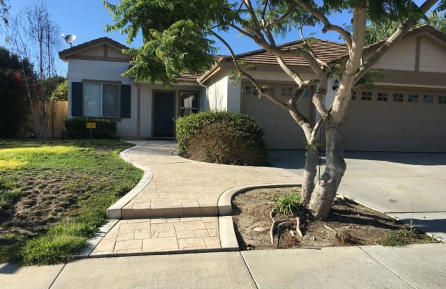 430 Shadow Tree Dr - 430 Shadow Tree Dr, Oceanside, CA 92058
