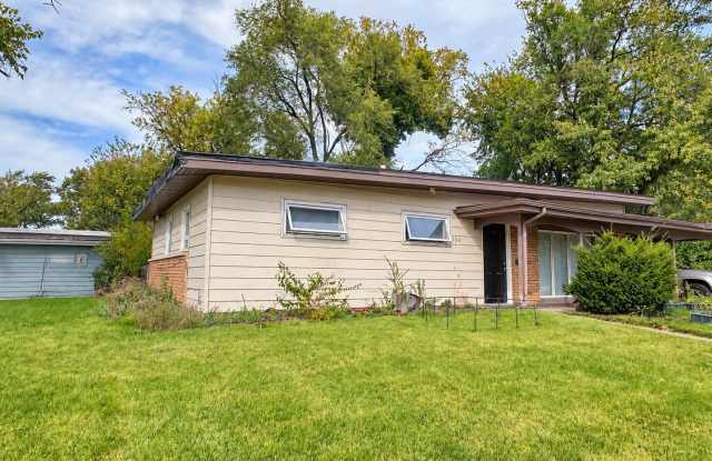 204 Shabbona Drive Gallery 1