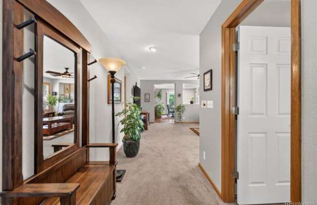 15895 Robins Dr Gallery 3