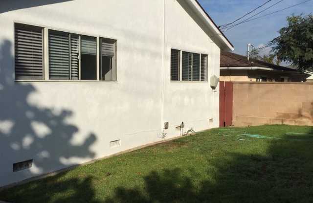 20510 Toluca Avenue Gallery 4