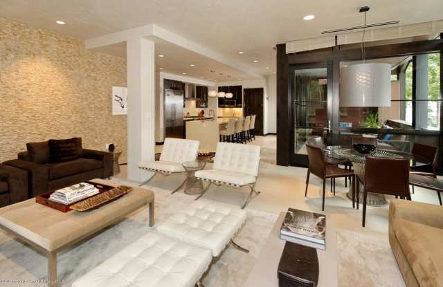 406 S Aspen Street Gallery 2