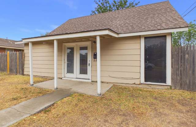 Open & Cozy Olsen Efficiency~ 2325 Bell Rear photos photos