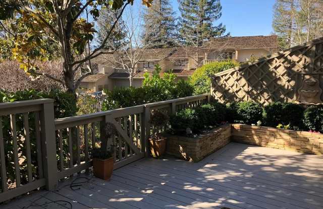 440 Sand Hill Circle Gallery 3