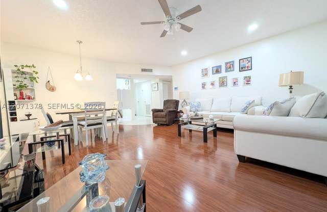 4801 NW 22nd Ct Gallery 4