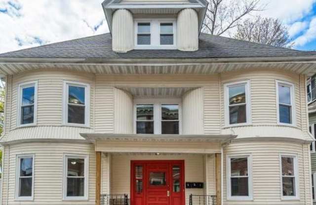10 Royal St. Gallery 2