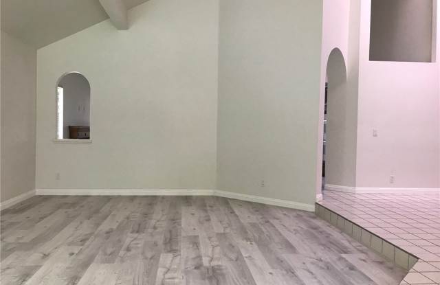 7924 Valley Flores Drive Gallery 3