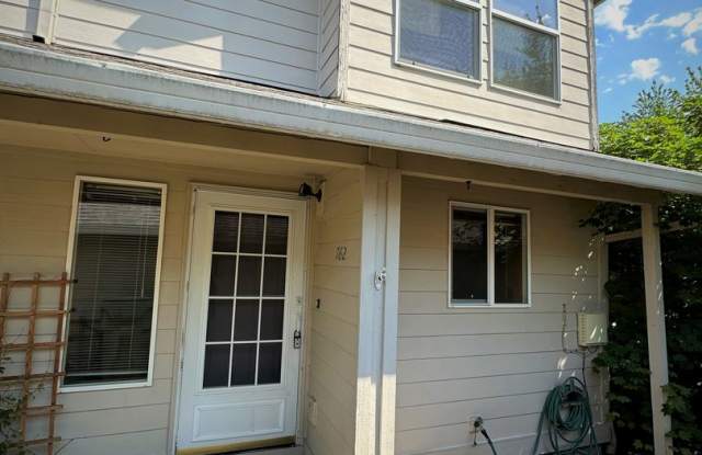 762 SW 206th Place ~ Beautiful Brand New Flooring! photos photos