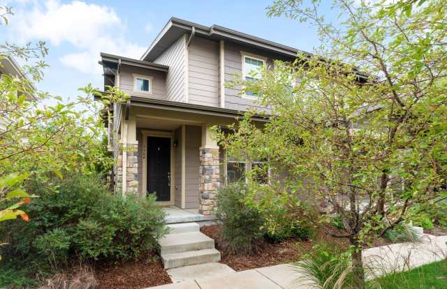 3BD, 3BA Central Park Home with Attached 2-Car Garage Gallery 1