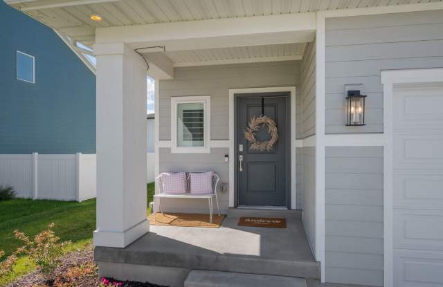 4 Bed / 3 Bath Home for Rent in Eagle Mountain Gallery 4