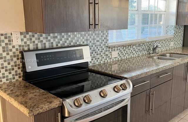 3721 SW 62nd Ave photos photos