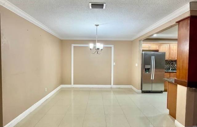 907 Laredo Avenue Gallery 4