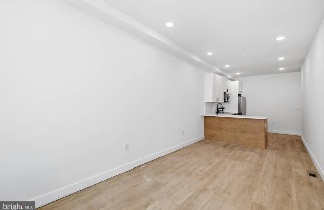 2554 N 12TH Street Gallery 3