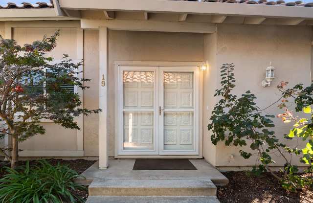 Townhouse-Style Single-Family - 19 Mount Wilson Way, Clayton, CA 94517