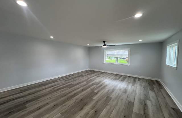 931 Roosevelt Boulevard Gallery 4