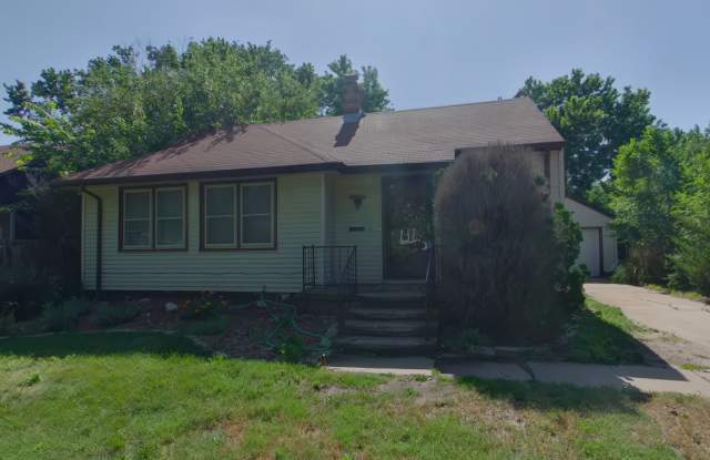 1027 N Old Manor photos photos