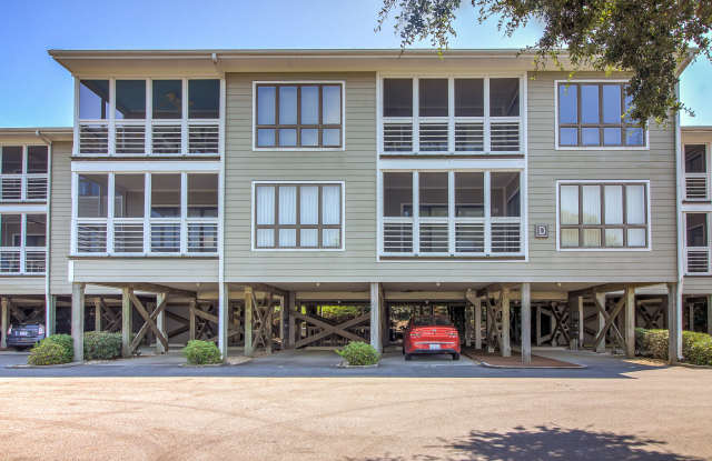 590 Marina Drive - 1Unit D22 photos photos