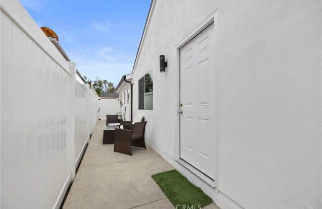 18017 Collins Street photos photos