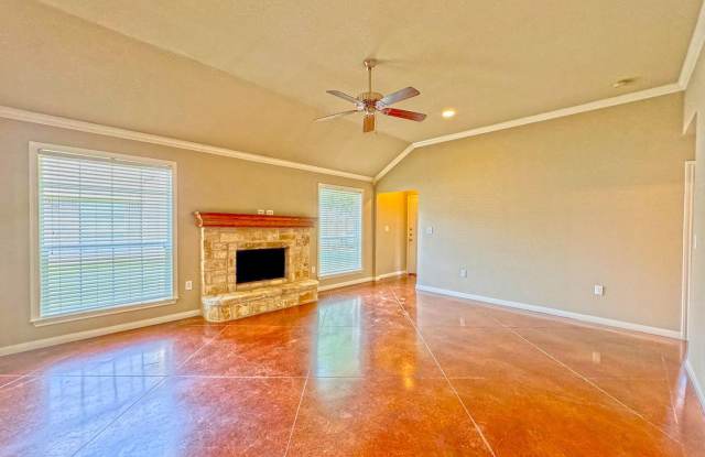 Salem Way Luxury Duplex Gallery 4