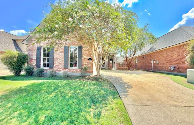 Spacious 3-Bedroom Home in Desirable Manchac Commons Gallery 3