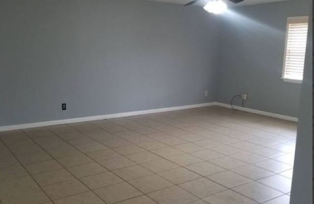 5721 Williams Road Gallery 4