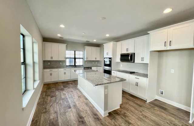 Winter Springs - 4 Bedroom, 3.5 Bathroom  – $2,995.00 Gallery 4