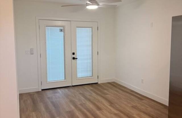 6626 1/2 Woodlake Ave Gallery 3