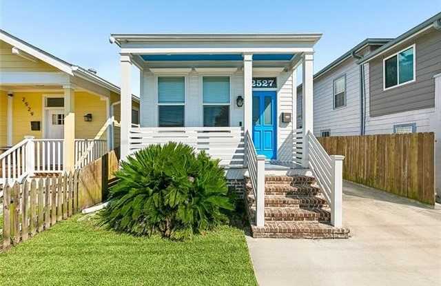 2527 EAGLE Street photos photos