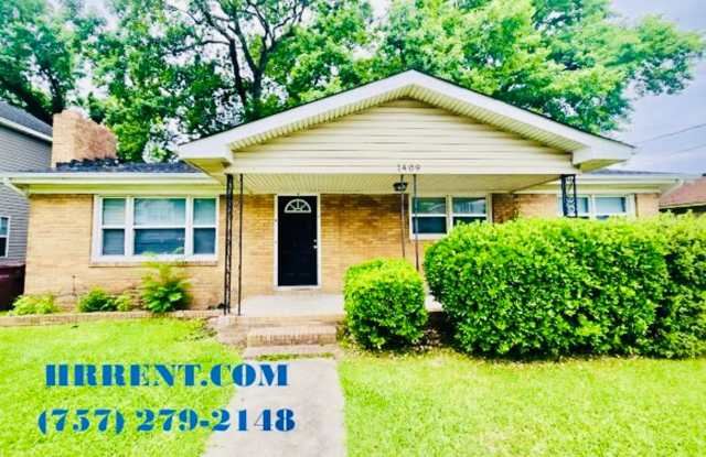 Beautiful 3 Bedroom 1.5 Bath Brick Home located in the South Norfolk area of Chesapeake, VA! - 1409 Martin Avenue, Chesapeake, VA 23324
