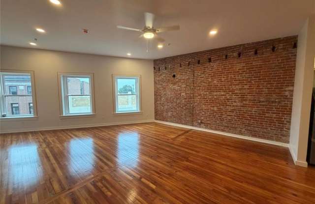 252 Main Street Gallery 4