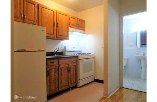 523 West 49th Street #1b Gallery 3