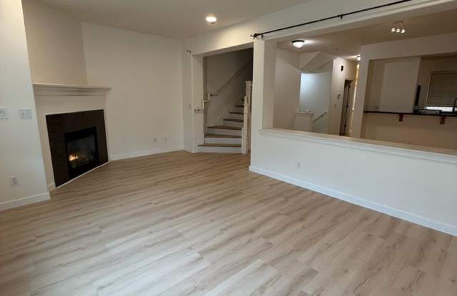 Spacious Charming 3BR/2.5BA Townhome in North Bothell - 15 164th Street Southwest, Martha Lake, WA 98012