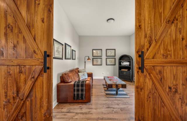 Spacious 4BR Home with Office & Covered Porch in Chapel Ridge Gallery 4