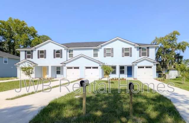 1114 Comanche St photos photos