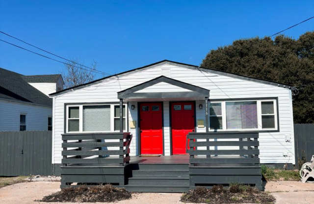 1118 Little Bay Avenue Gallery 1