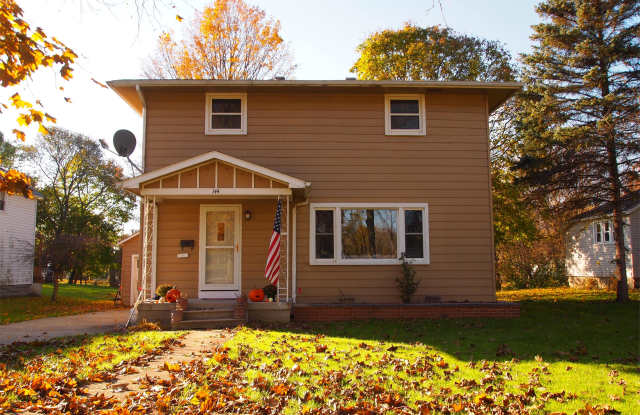 144 Oak Street - 1 - 144 Oak St, Hillsdale, MI 49242