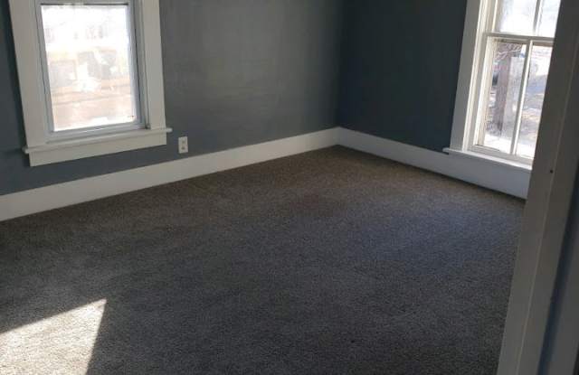 112 30th Ave N - 2 - 112 30th Avenue North, Clinton, IA 52732