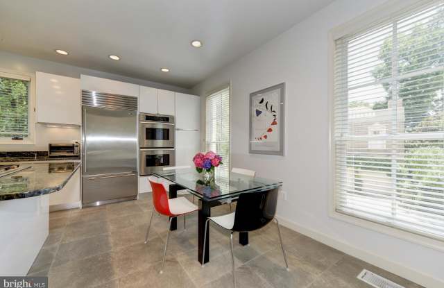 4709 FOXHALL CRESCENT NW Gallery 4