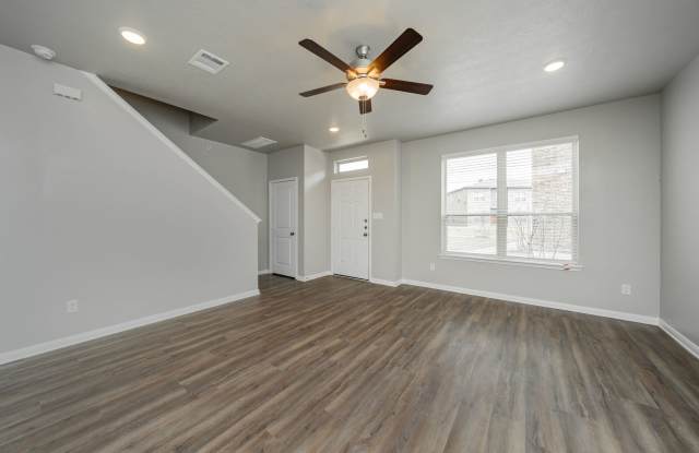 Live, love, and grow in this charming townhome! Gallery 3