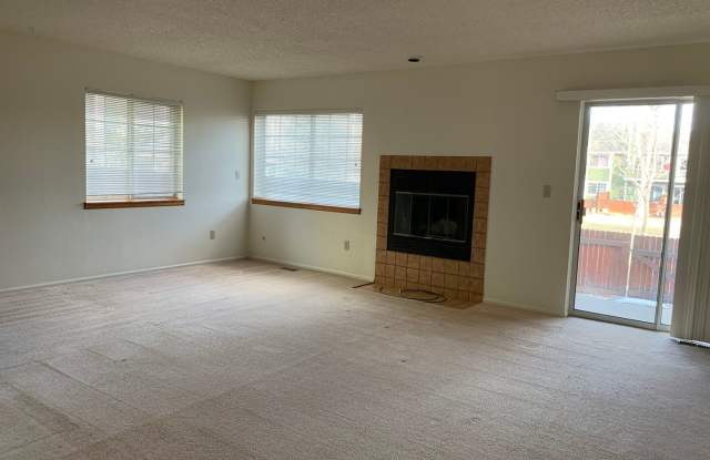 8120 Dry Creek Circle - Mitchell Gallery 4
